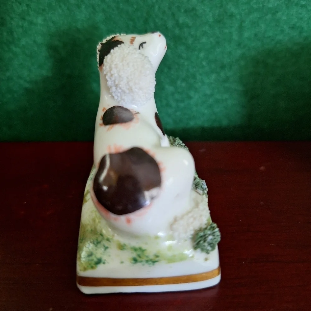 CHELSEA STAFFORDSHIRE PORCELAIN SPANIEL